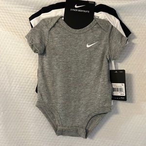 Nike three pack body suits six months GRAY BALCK WHITE